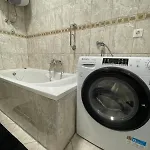 In The Center With Free Parking *