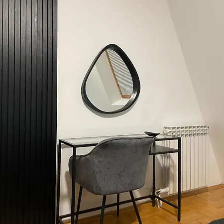 公寓 In The Center With Free Parking