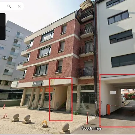 In The Center With Access To Parking