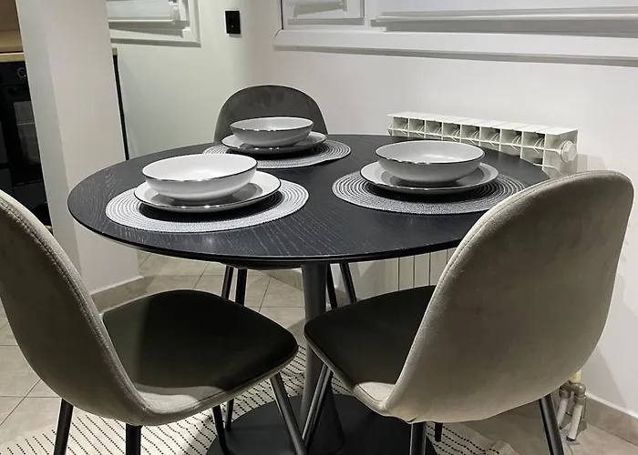 In The Center With Free Parking Daire