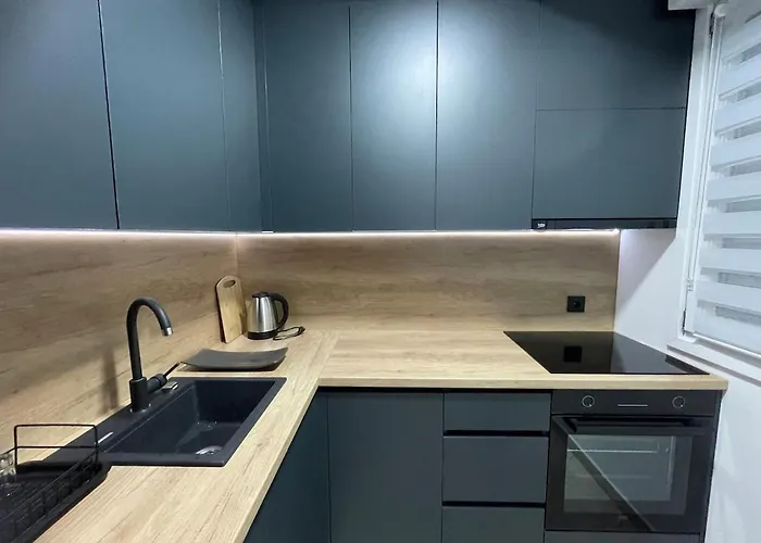 In The Center With Free Parking